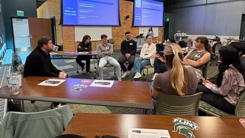After hearing from Flint community speakers, Flint Forward Tour students had the opportunity to ask further questions about speakers’ lives and work in Flint through roundtable discussions.